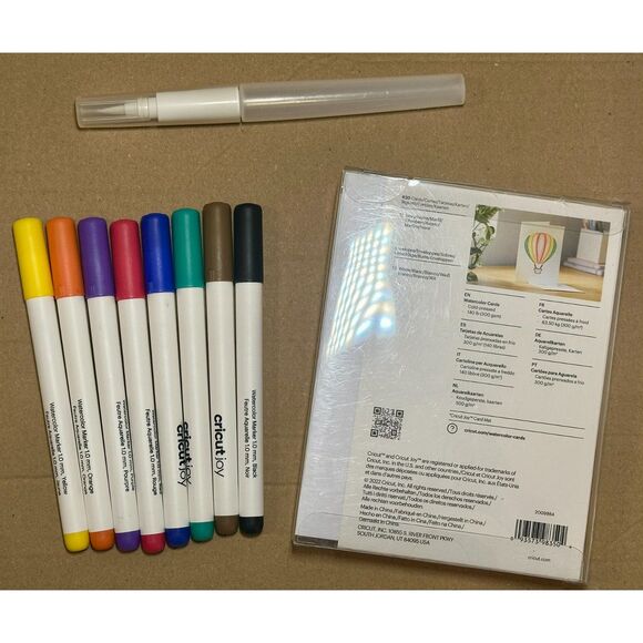 Cricut Joy™ Watercolor Marker & Brush Set & Watercolor Card and Envelope Pack - Picture 2 of 6